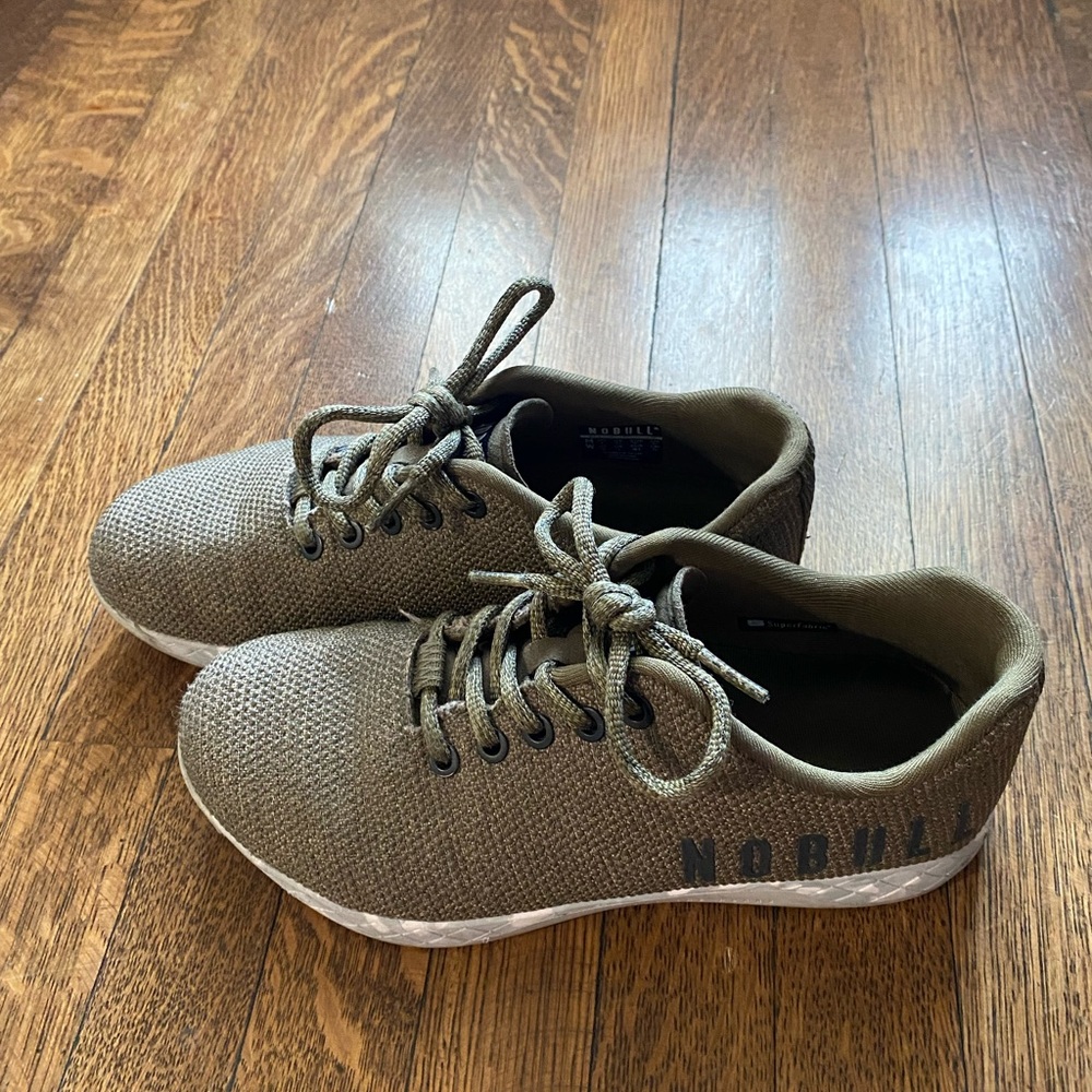 NO BULL WOMENS TRAINERS 7.5